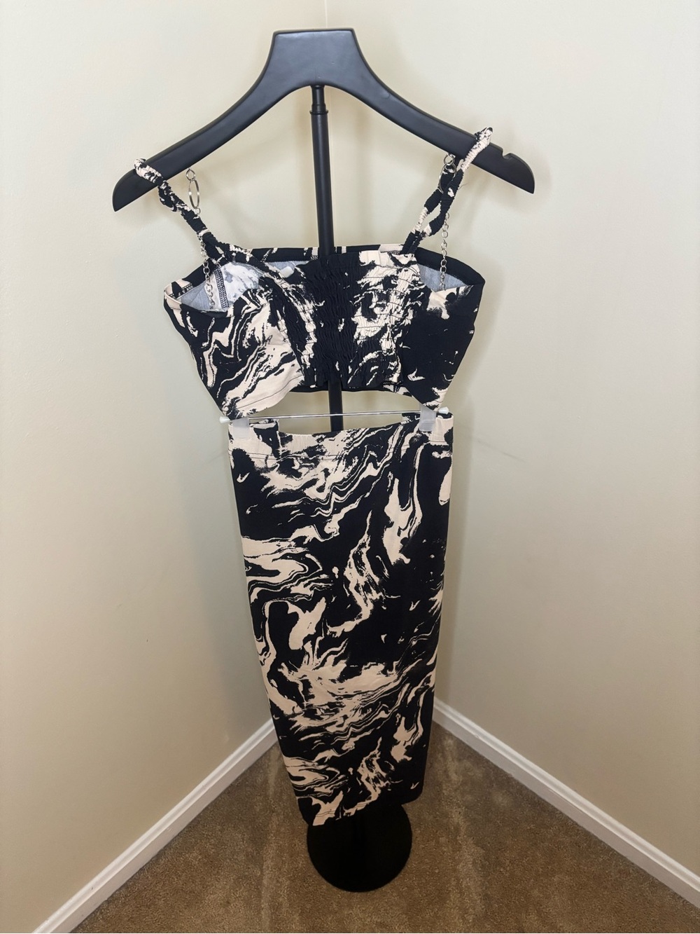 Printed Black & Cream Midi Skirt - Sleek Side Slit - Picture 3 of 6